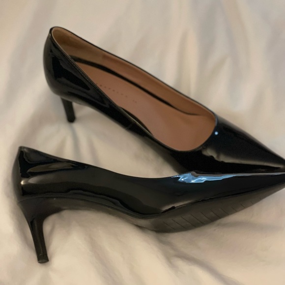 🌷Gorgeous Zara black patent leather kitten heels - Pristine condition 🌷Size 9 - Picture 4 of 6